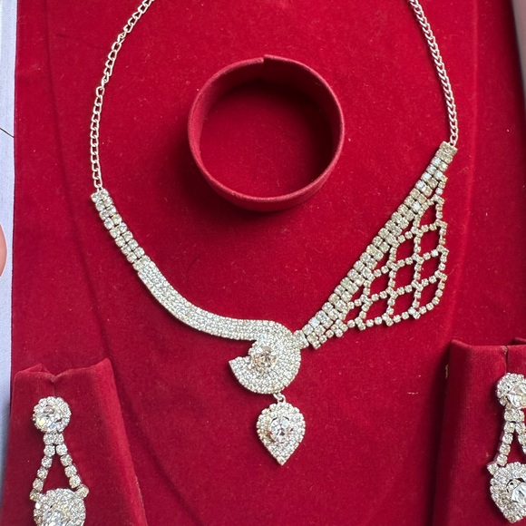 Elegant stone Necklace and Earring Set - NEW - Picture 7 of 7